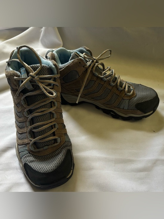 Columbia Shoes - Columbia Women’s Waterproof Hiking Boots in Taupe/Blue Sz 9.5